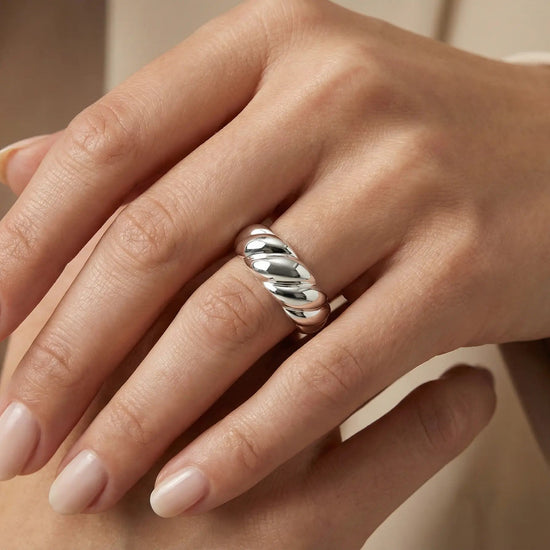 The Doré Eclipse Ring